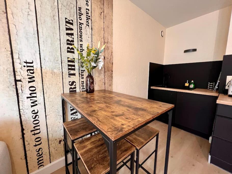בסאנקון Appartement Climatise 4Prsn Au Pied De La Citadelle מראה חיצוני תמונה
